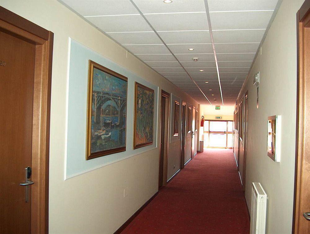 Hotel I Duchi Камерино Екстериор снимка