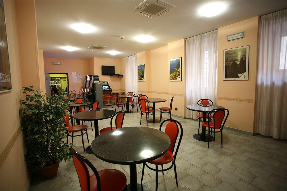 Hotel I Duchi Камерино Екстериор снимка