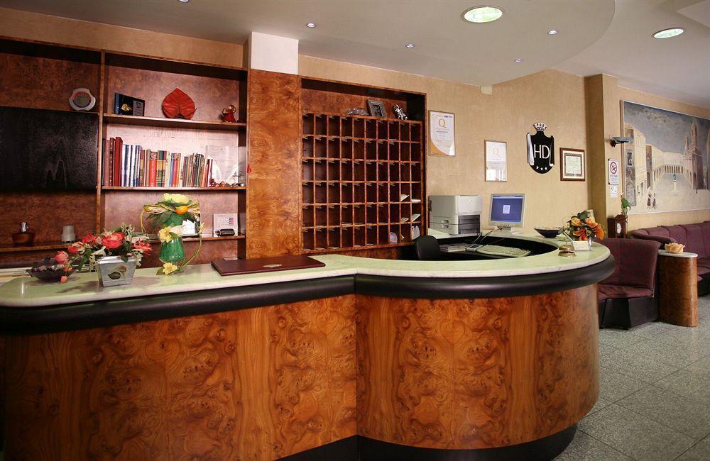 Hotel I Duchi Камерино Екстериор снимка